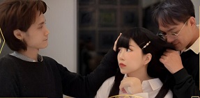Tình yêu từ đấng tối cao: Món quà lạc lối